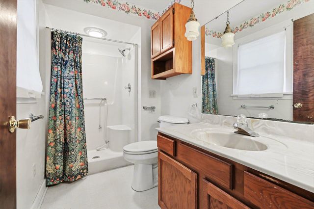 2516 Fairfield Avenue, Kalamazoo Twp, MI 49048