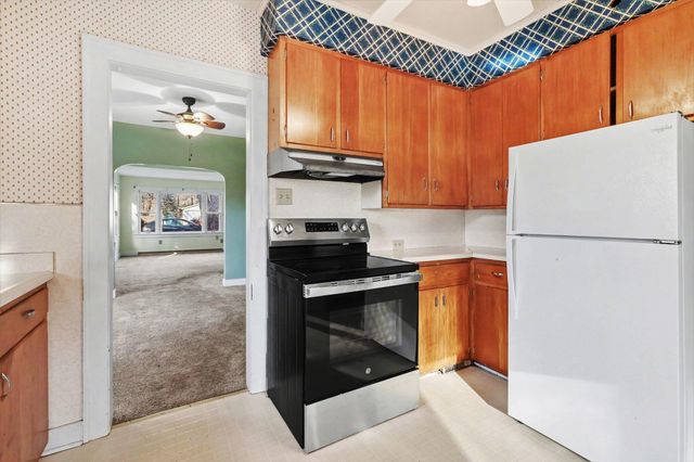 2516 Fairfield Avenue, Kalamazoo Twp, MI 49048