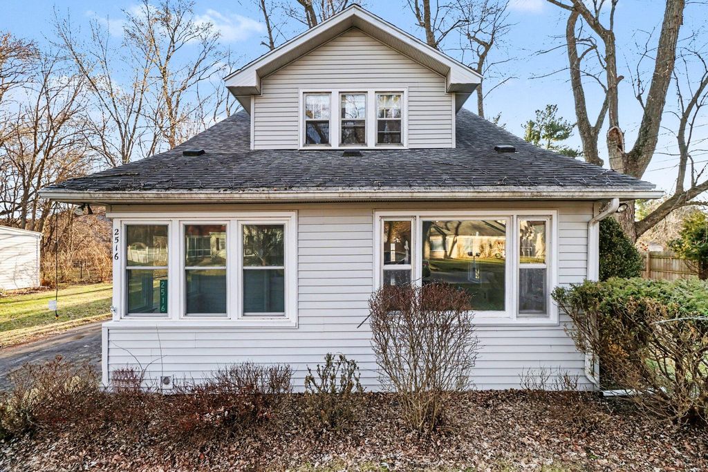 2516 Fairfield Avenue, Kalamazoo Twp, MI 49048