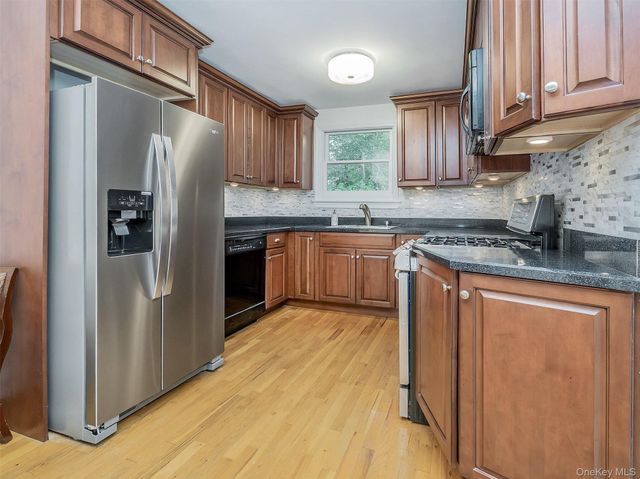84U Glen Keith Road 84U, Glen Cove, NY 11542