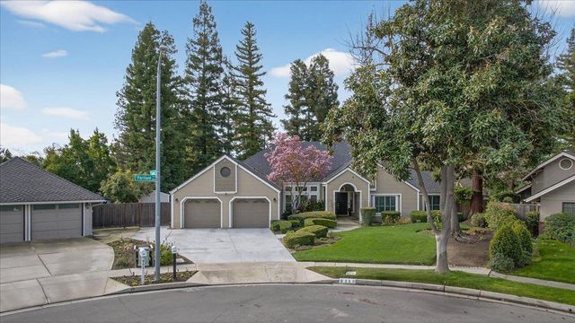 8269 N 6th Street, Fresno, CA 93720