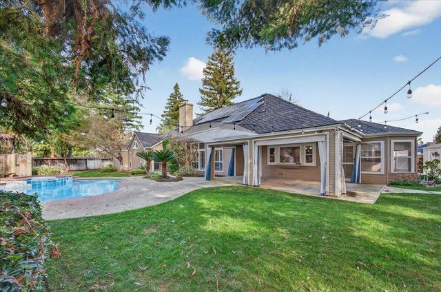 8269 N 6th Street, Fresno, CA 93720