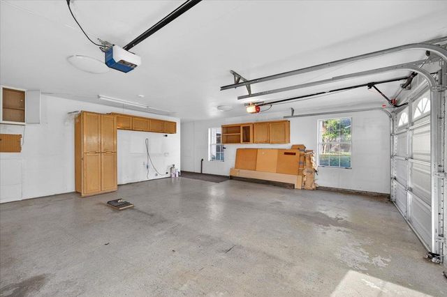 8269 N 6th Street, Fresno, CA 93720