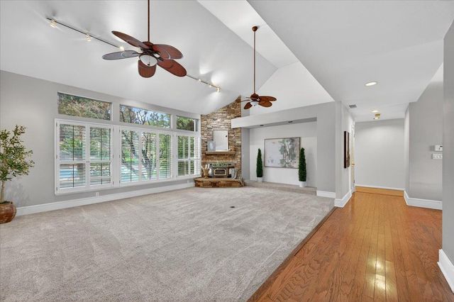 8269 N 6th Street, Fresno, CA 93720