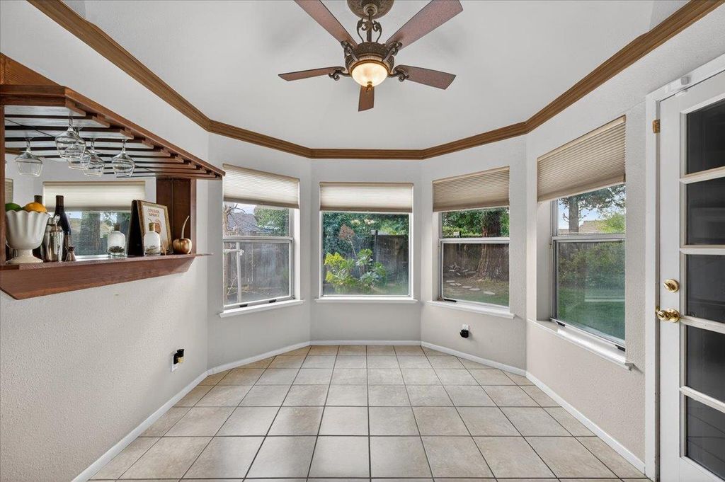 Image 17 of property listing at 8269 N 6th Street, Fresno, CA 93720