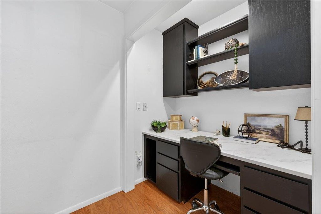 Image 26 of property listing at 8269 N 6th Street, Fresno, CA 93720