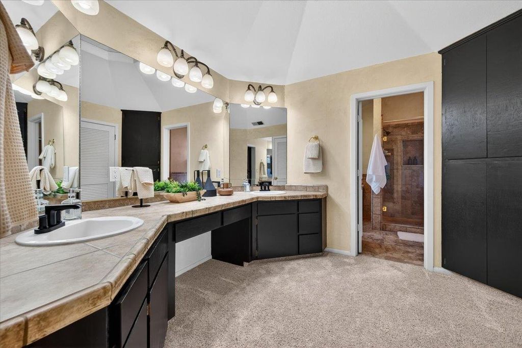 Image 45 of property listing at 8269 N 6th Street, Fresno, CA 93720