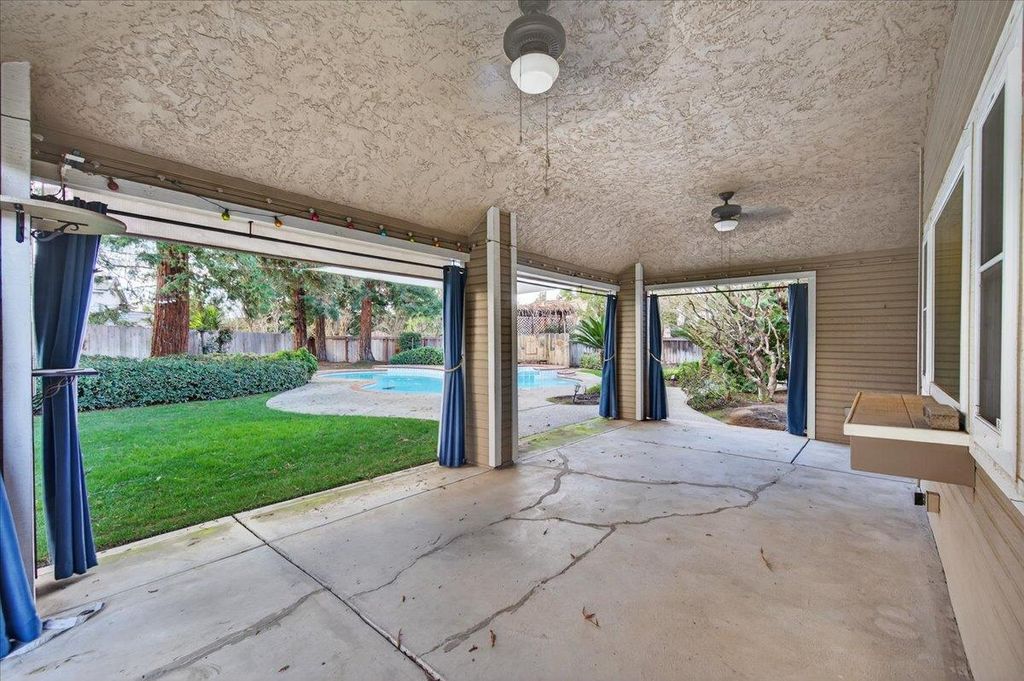 Image 53 of property listing at 8269 N 6th Street, Fresno, CA 93720