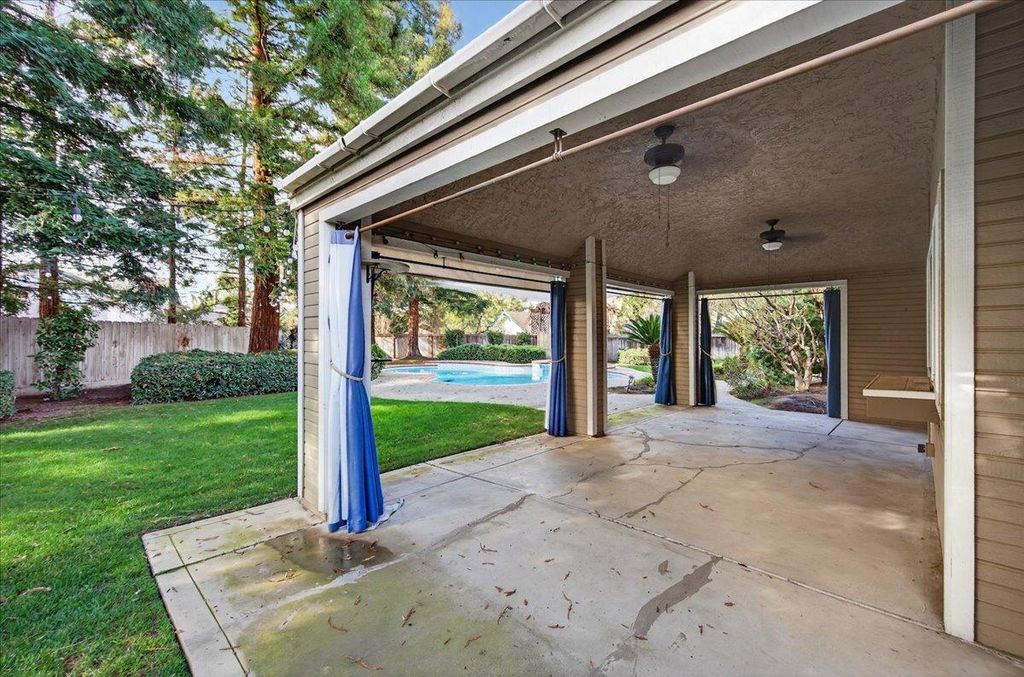 Image 55 of property listing at 8269 N 6th Street, Fresno, CA 93720