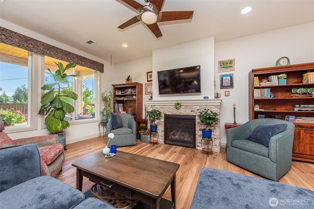 31 Lillian Ridge Drive, Sequim, WA 98382