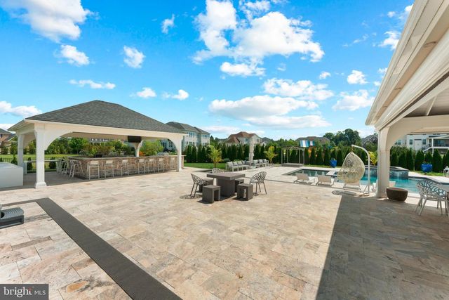 4 SHADY PINES DR, Ivyland, PA 18974