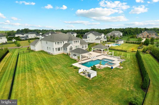 4 SHADY PINES DR, Ivyland, PA 18974