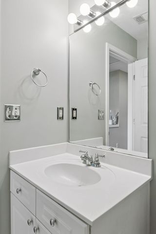 7252 Highway 70 S Apt 602, Nashville, TN 37221