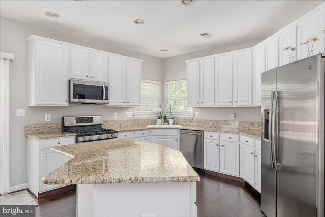 2300 SOMERSET DR, Jeffersonton, VA 22724