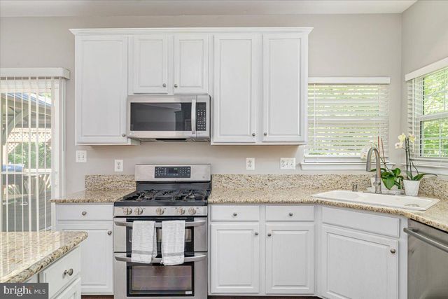 2300 SOMERSET DR, Jeffersonton, VA 22724