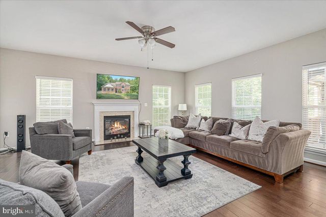 2300 SOMERSET DR, Jeffersonton, VA 22724