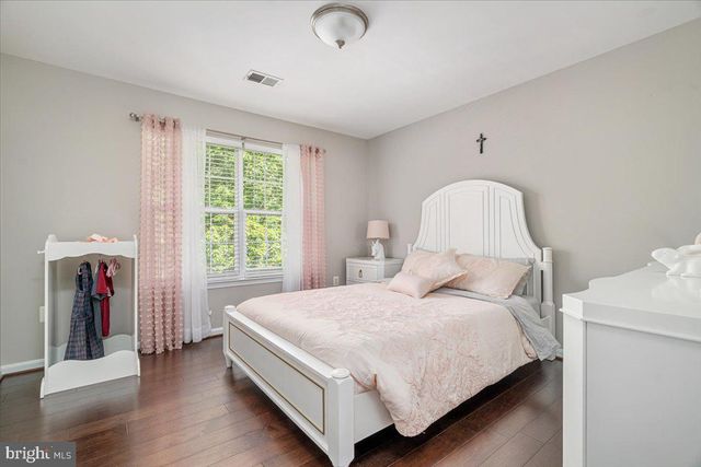 2300 SOMERSET DR, Jeffersonton, VA 22724