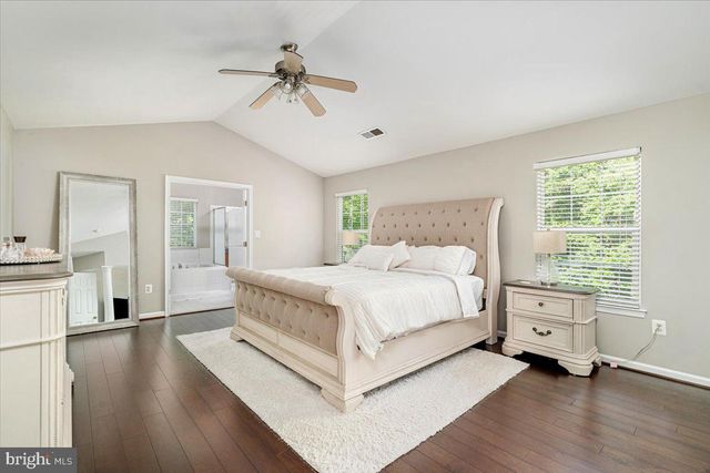 2300 SOMERSET DR, Jeffersonton, VA 22724