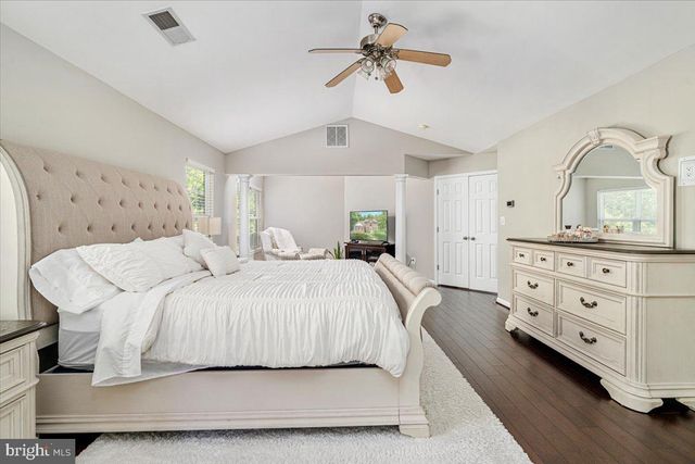 2300 SOMERSET DR, Jeffersonton, VA 22724