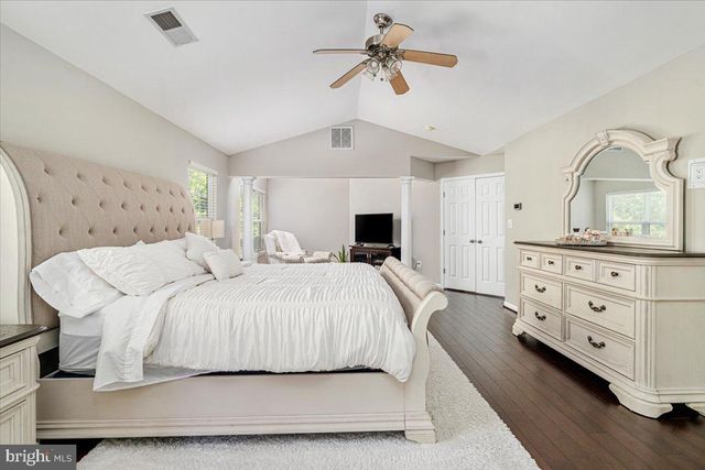 2300 SOMERSET DR, Jeffersonton, VA 22724