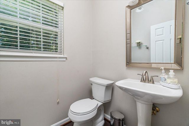 2300 SOMERSET DR, Jeffersonton, VA 22724