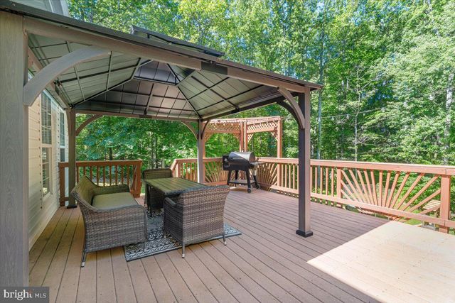 2300 SOMERSET DR, Jeffersonton, VA 22724