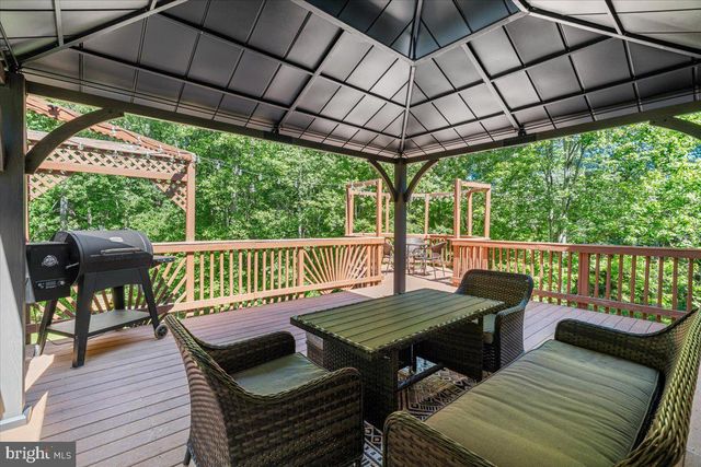 2300 SOMERSET DR, Jeffersonton, VA 22724