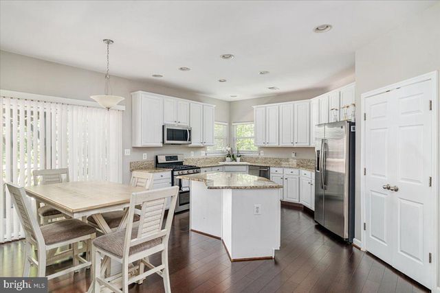 2300 SOMERSET DR, Jeffersonton, VA 22724