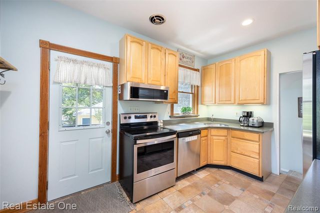 703 1st Street, Rochester, MI 48307
