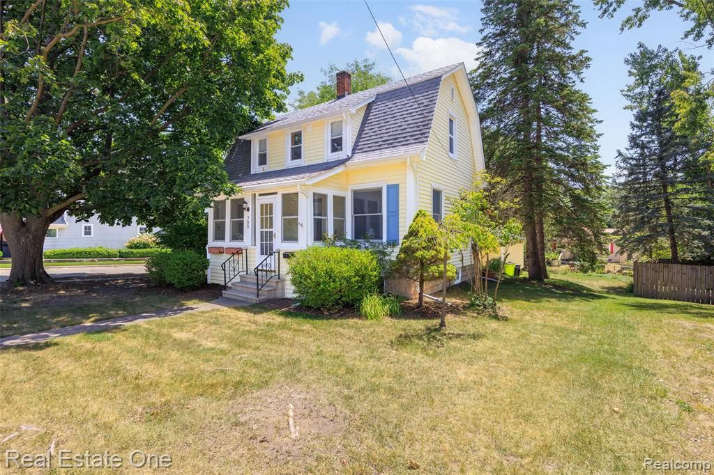 703 1st Street, Rochester, MI 48307