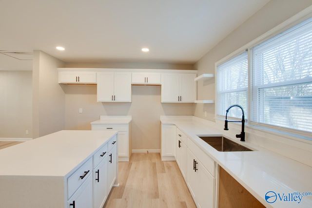 3916 Troy Swasey Blvd, Huntsville, AL 35805