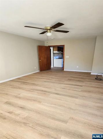 77 Main Avenue, Wallington, NJ 07057