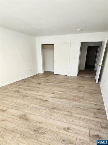 77 Main Avenue, Wallington, NJ 07057