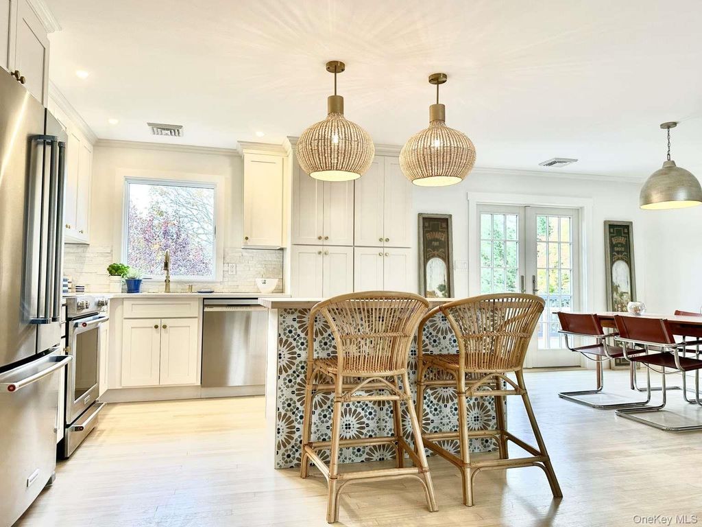 4660 Deep Hole Drive, Mattituck, NY 11952