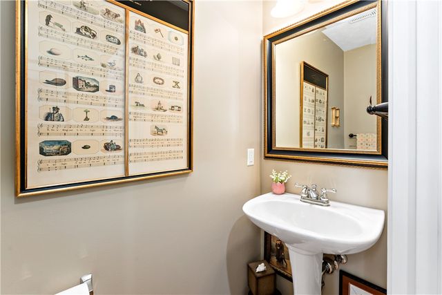 5001 Jackson Dr, Jefferson Hills, PA 15025