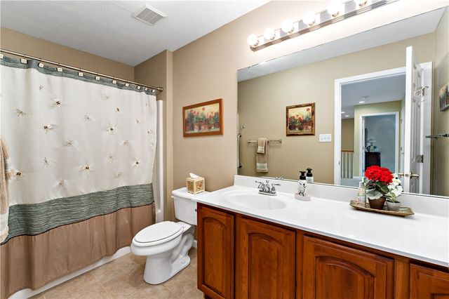 5001 Jackson Dr, Jefferson Hills, PA 15025