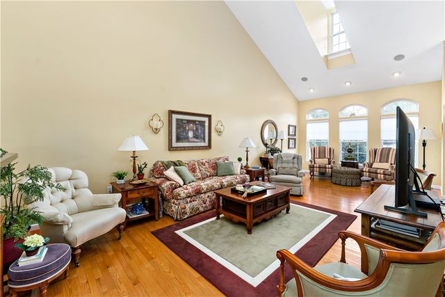 5001 Jackson Dr, Jefferson Hills, PA 15025