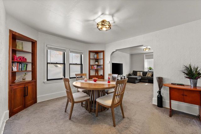 1527 S 80th STREET, West Allis, WI 53214