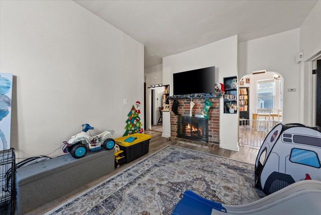 1527 S 80th STREET, West Allis, WI 53214