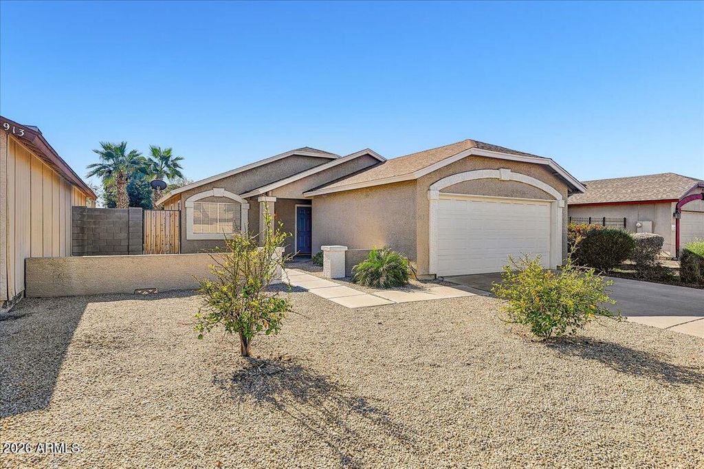 6917 W NICOLET Avenue, Glendale, AZ 85303