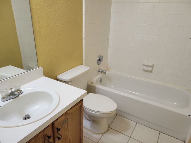 223 Baylor Drive, Glenn Heights, TX 75154
