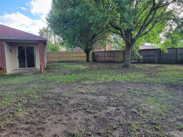 223 Baylor Drive, Glenn Heights, TX 75154