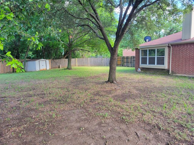 223 Baylor Drive, Glenn Heights, TX 75154