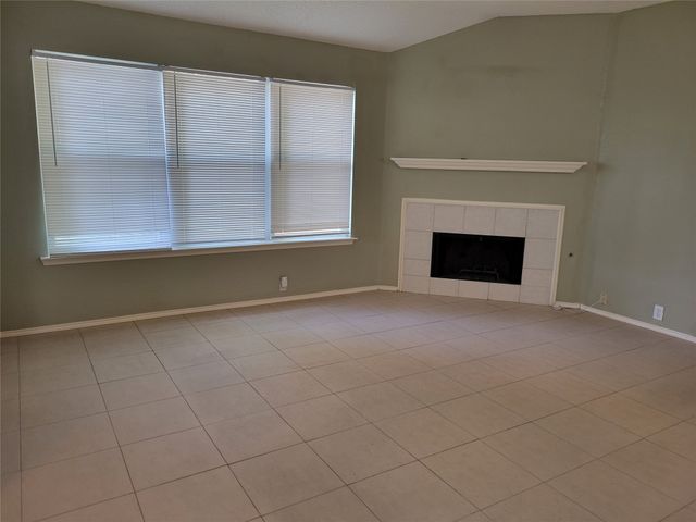 223 Baylor Drive, Glenn Heights, TX 75154