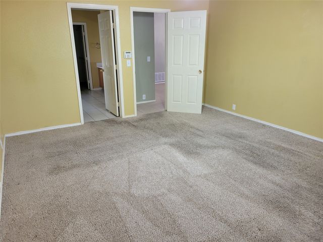 223 Baylor Drive, Glenn Heights, TX 75154