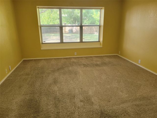 223 Baylor Drive, Glenn Heights, TX 75154