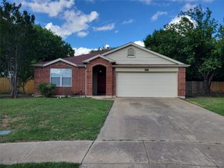 223 Baylor Drive, Glenn Heights, TX 75154
