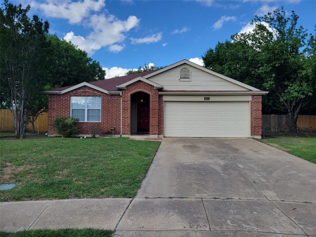 223 Baylor Drive, Glenn Heights, TX 75154
