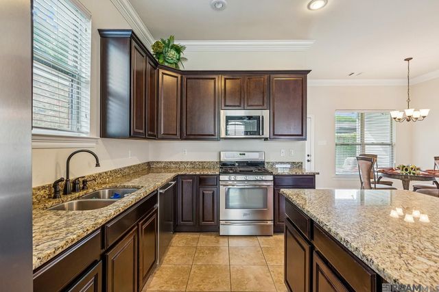 6952 Myrtle Bluff Dr, Baton Rouge, LA 70810
