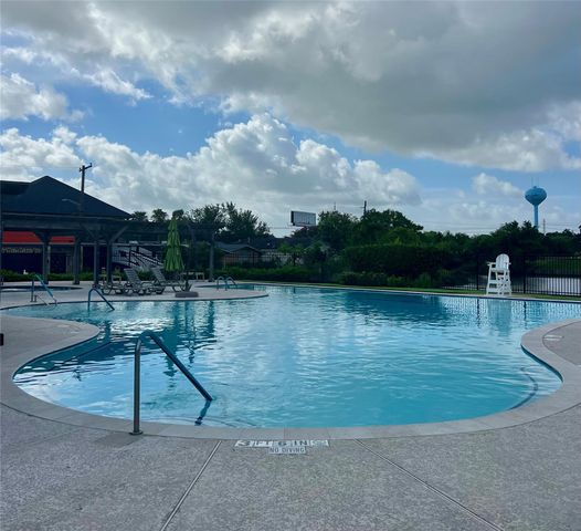 310 Blue Point, Clear Lake Shores, TX 77565